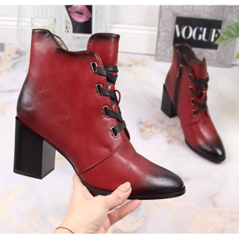 Botas de mujer con aislamiento rojo en el poste M. Daszyński negro 1