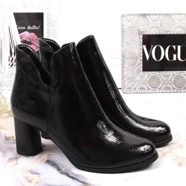 Botas lacadas de mujer en un poste Jezzi negro cálido. 2