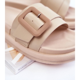 PA1 Babucha Mujer Piel Con Hebilla Beige Devia 2