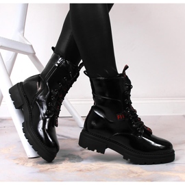 Botines aislantes mujer lacados en negro Laura La.Fi 4
