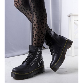 PA1 Botas negras con tachuelas Castello negro 1