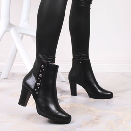 Botas en el poste con la decoración del aislado Jezzi W JEZ384 negro 4
