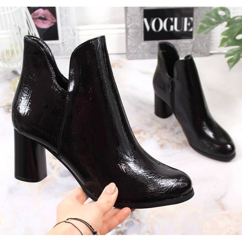 Botas lacadas en el poste aisladas Jezzi W JEZ385A negro 1