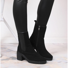 Botas Jodhpur de ante de cuero en el poste, Filippo negro aislado 7