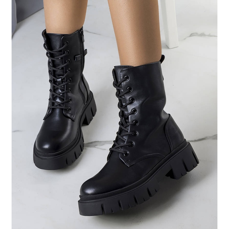 BM Botas negras en una enorme suela Darius negro 1