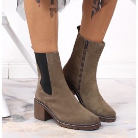 Botas de piel de ante para mujer en un poste, beige cálido Filippo 3