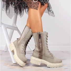 Deportivas cómodas de mujer en la plataforma, con aislamiento beige Bugatti KK253096 1 Deportivas cómodas de mujer en la plataforma, con aislamiento beige Bugatti KK253096 1