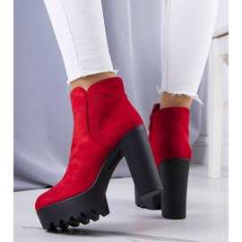 BM Botas aislantes rojas en la plataforma Miran rojo 2