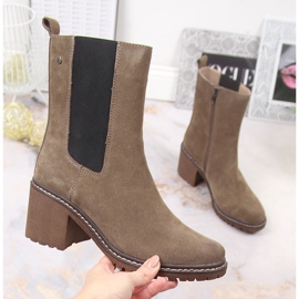 Botas de piel de ante para mujer en un poste, beige cálido Filippo 4
