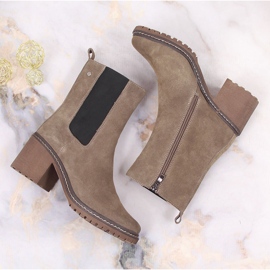 Botas de piel de ante para mujer en un poste, beige cálido Filippo 6