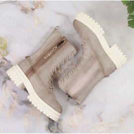 Deportivas cómodas de mujer en la plataforma, con aislamiento beige Bugatti KK253096 6
