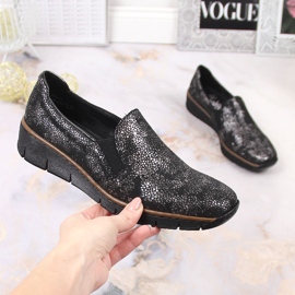 Cómodas zapatillas de mujer sin cordones con elásticos Rieker 53766-00 negro 5