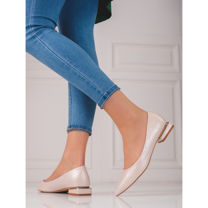 Zapatos de tacón beige de mujer con tacón bajo Shelovet 1