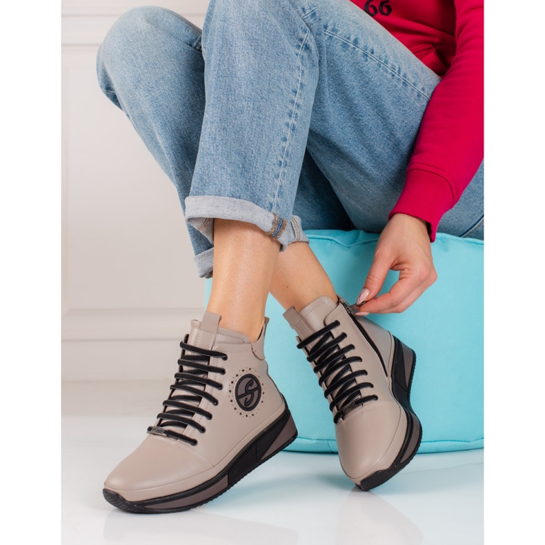 Zapatillas de mujer en la plataforma Shelovet hechas de cuero natural. beige 1