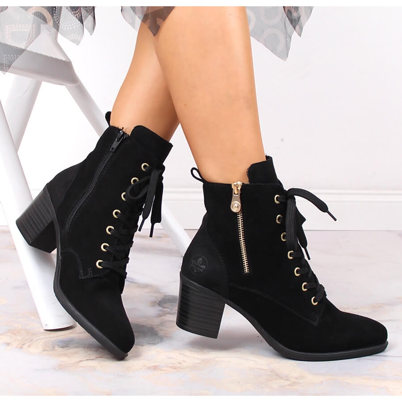 Botas negras Rieker Y2022-00 de piel de ante en el poste negro 1