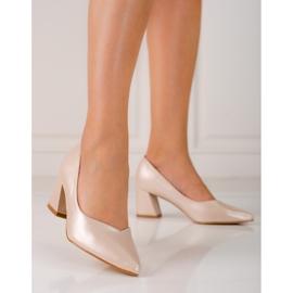 Bombas de perlas para mujer en el puesto de Shelovet. beige 2