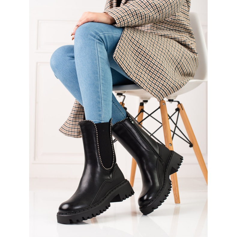 Botines Chelsea altos fabricados en ecopiel negro 1 Botines Chelsea altos fabricados en ecopiel negro 1