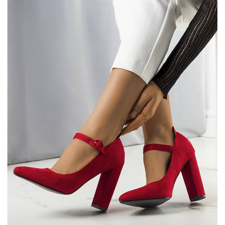 BM Zapatos rojos con correa Kaiser 1