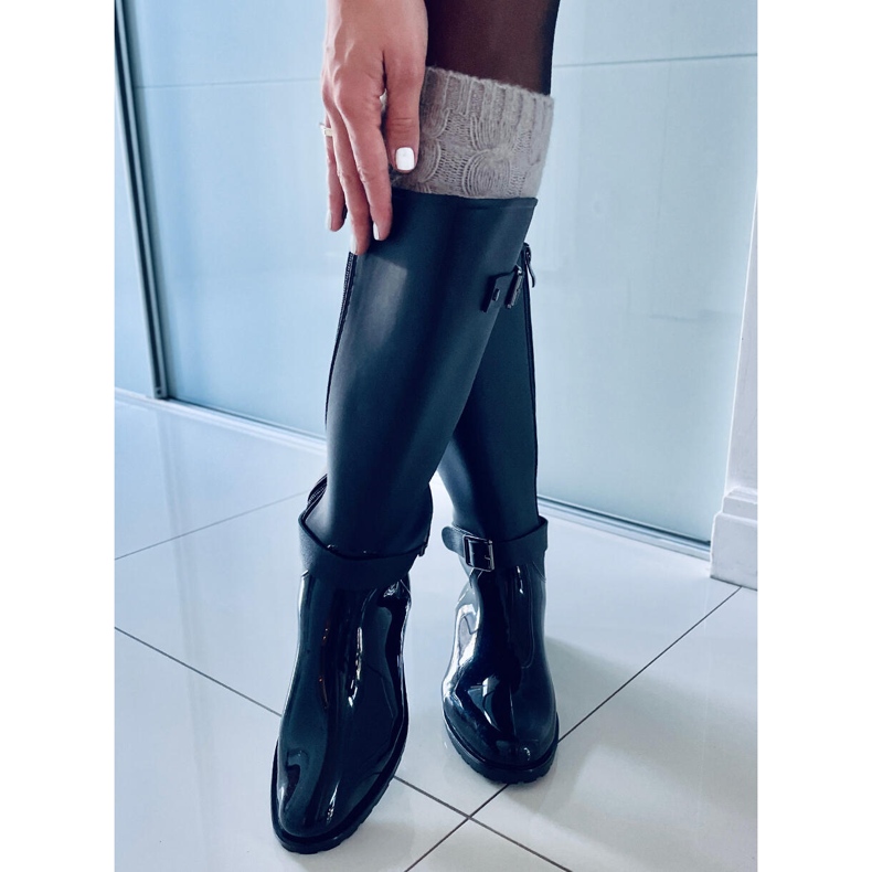 BM Chanclas negras divididas negro 1