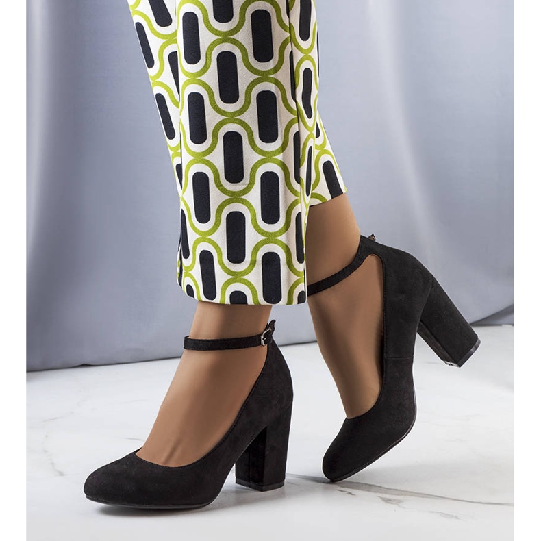 PA1 Zapatos negros con cinturón de Norrie 1