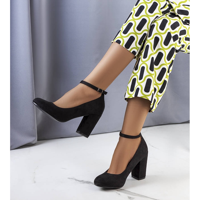 PA1 Zapatos negros con cinturón de Norrie 2