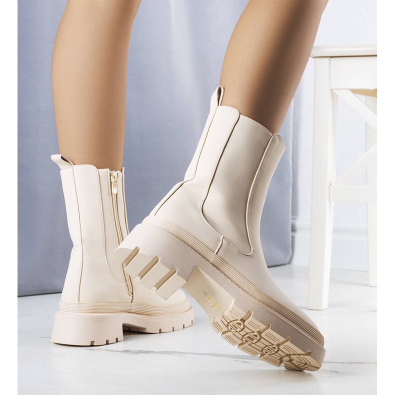 BM Botas con aislamiento beige mate de Coletta 1