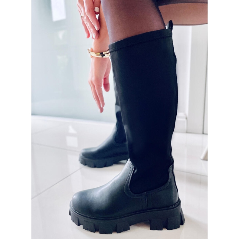 BM Botas negras con bolsa Aytes negro 1