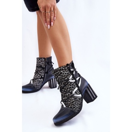 Zapatos De Tacón Alto De Mujer En Piel Maciejka 05605-01 Blanco Y Negro 2