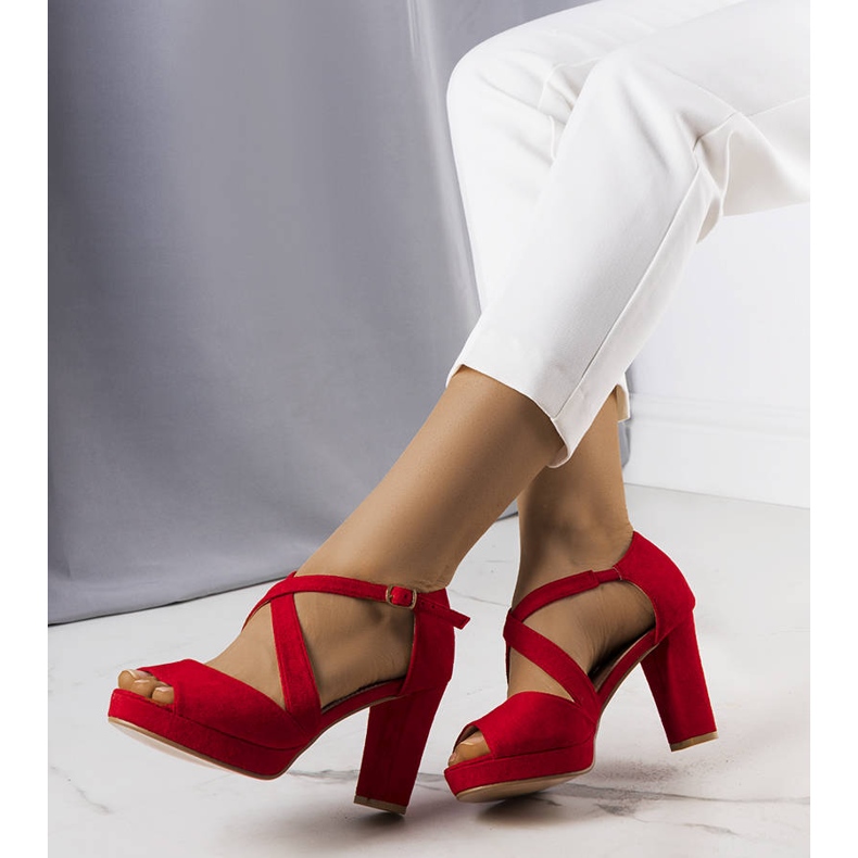 BM Sandalias rojas en el puesto de Artemi rojo 1