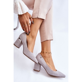 Zapatos de salón clásicos de ante con tacón alto y adornos Derren grises 7