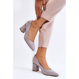 Zapatos de salón clásicos de ante con tacón alto y adornos Derren grises 4