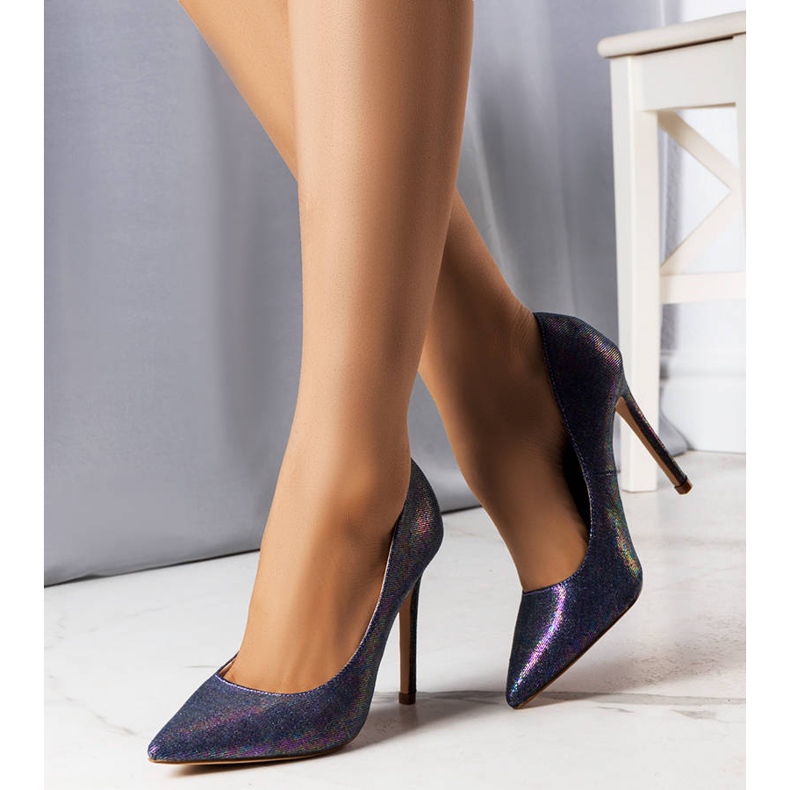 Bombas moradas tacones altos brillantes violeta 1