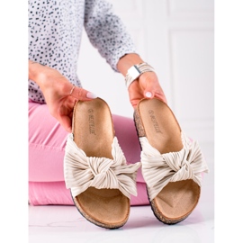 Bestelle Chanclas con estilo con un lazo beige 2