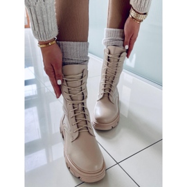 BM Trabajadores con una parte superior Calling Beige flexible 1 BM Trabajadores con una parte superior Calling Beige flexible 1