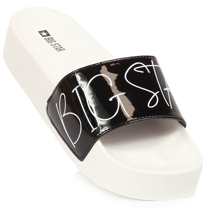 Babuchas de mujer lacadas en negro en la plataforma Big Star JJ274A276 1