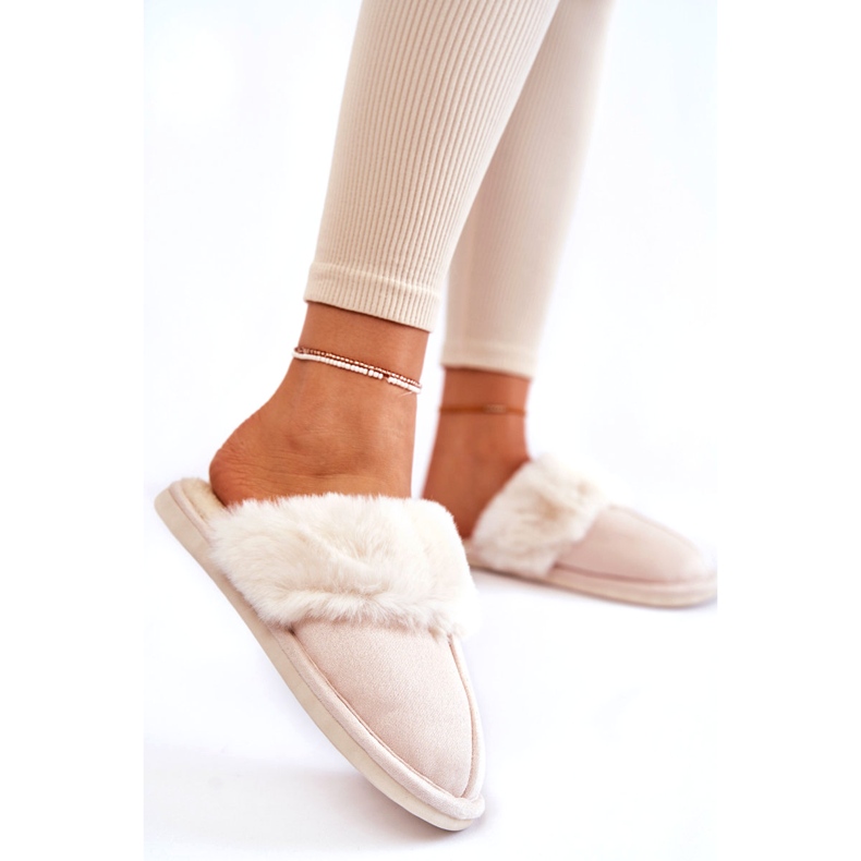 Zapatillas suaves de las mujeres con piel beige brillante 3