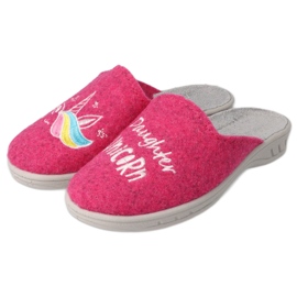Pantuflas infantiles befado 707X427 rosa con bordado rosado 1