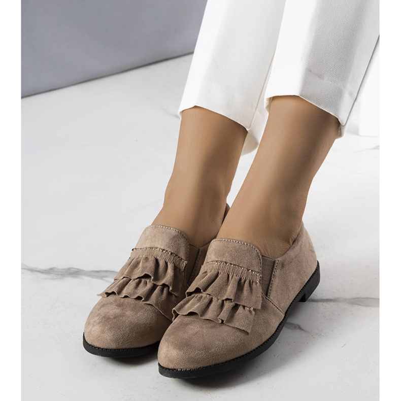 PA1 Zapatos beige con volantes de Kailani 1