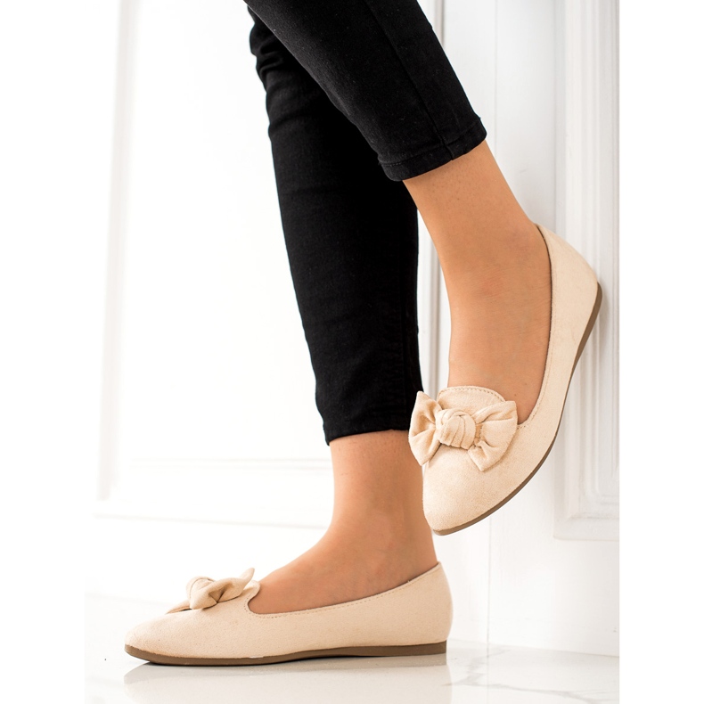 W. Potocki Bailarinas con lazo Potocki beige 1