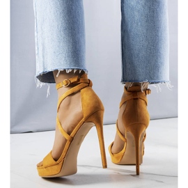 PA1 Sandalias camel de tacón alto de Dorian marrón amarillo 1