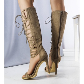 Sandalias verdes con pala decorativa de Julio 1