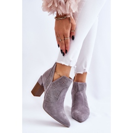 PM1 Botas Tacón Ante Calado Gris Leanna 4