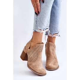 PM1 Botas Layne de ante beige con aberturas 3