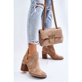 PM1 Botas Layne de ante beige con aberturas 4