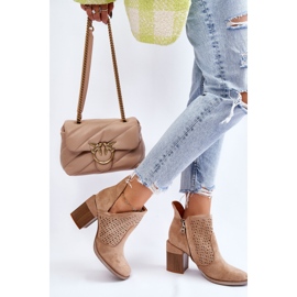 PM1 Botas Layne de ante beige con aberturas 5