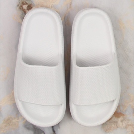 Pantuflas de mujer con plataforma blancas Vinceza 48801 blanco 4