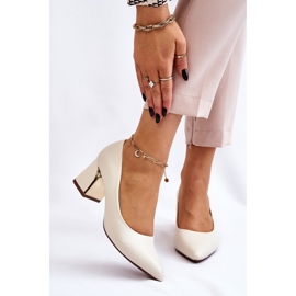 PS1 Bombas Elegantes En Un Talón Beige Emma 3