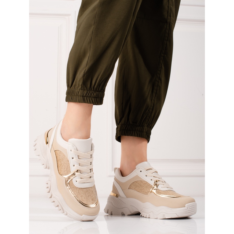 Zapatillas beige de mujer en la plataforma Shelovet. 1