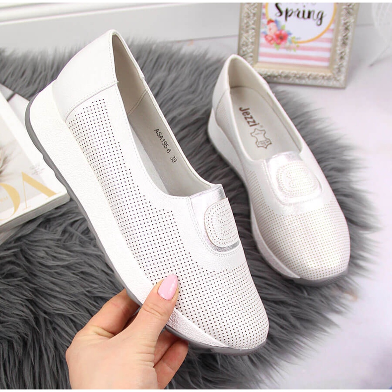 Slip-on plateado Jezzi con banda elástica en la plataforma 1 Slip-on plateado Jezzi con banda elástica en la plataforma 1