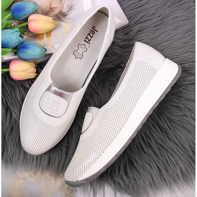 Slip-on plateado Jezzi con banda elástica en la plataforma 2 Slip-on plateado Jezzi con banda elástica en la plataforma 2